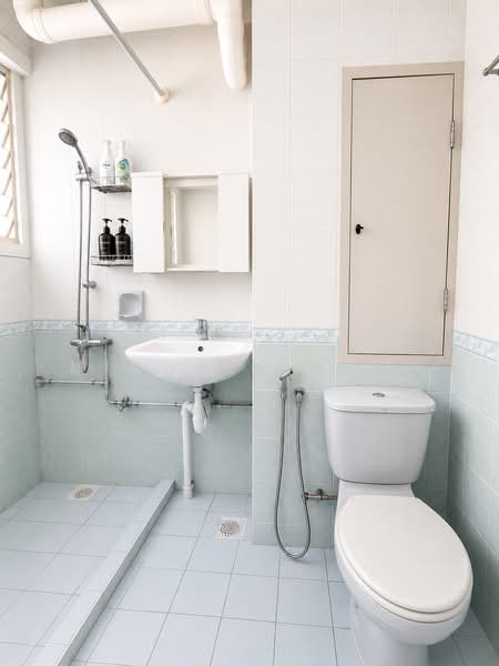 29 Marine Crescent, 29 Marine Crescent, 3 Bedrooms, 1,292 sqft, HDB Flat For Sale, by Michael Chen, 500209093 - Bathroom - PropertyGuru.com.sg