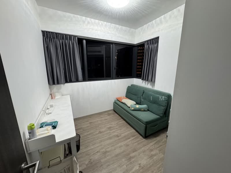 Riverfront Residences, 41 Hougang Avenue 7, 4 Bedrooms, 1,485 sqft, Condominium For Sale, by Stephen Lim, 500209115 - Living Room - PropertyGuru.com.sg