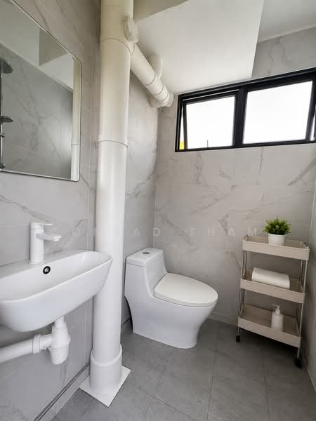 45 Chai Chee Street, 45 Chai Chee Street, 2 Bedrooms, 732 sqft, HDB Flat For Sale, by Conrad Tham, 500209119 - Bathroom - PropertyGuru.com.sg