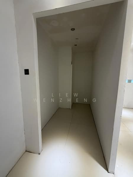 Oxley BizHub, 61 Ubi Road 1, 2,238 sqft, Light Industrial (B1) For Rent, by Liew Wenzheng, 500209122 - Interior - CommercialGuru.com.sg