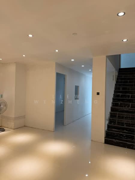 Oxley BizHub, 61 Ubi Road 1, 2,238 sqft, Light Industrial (B1) For Rent, by Liew Wenzheng, 500209122 - Interior - CommercialGuru.com.sg