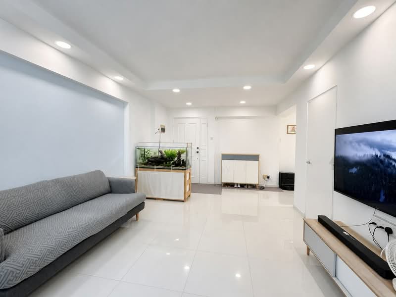 7mins Walk to Amk MRT but selling Cheap move in condition, Ang Mo Kio Avenue 8, 3 Bedrooms, 1,001 sqft, HDB Flat For Sale, by Allen Wee, 500209134 - Living Room - PropertyGuru.com.sg