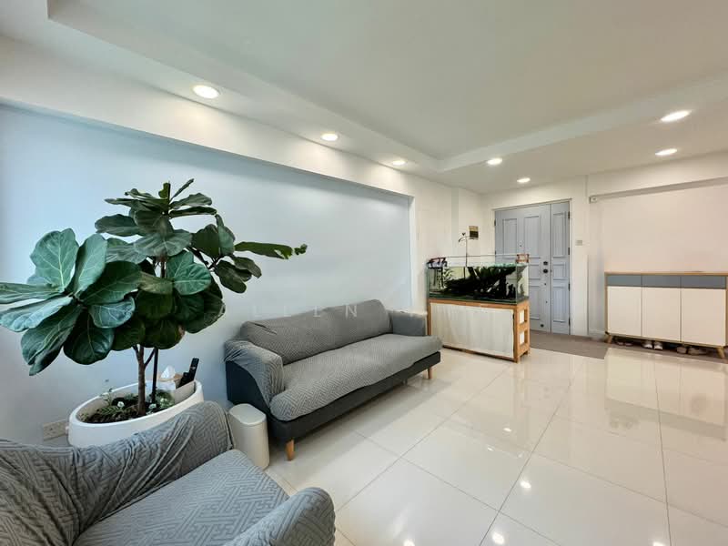 7mins Walk to Amk MRT but selling Cheap move in condition, Ang Mo Kio Avenue 8, 3 Bedrooms, 1,001 sqft, HDB Flat For Sale, by Allen Wee, 500209134 - Living Room - PropertyGuru.com.sg