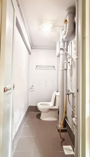 66 Circuit Road, 66 Circuit Road, 2 Bedrooms, 700 sqft, HDB Flat For Sale, by Jean Seah, 500209137 - Bathroom - PropertyGuru.com.sg