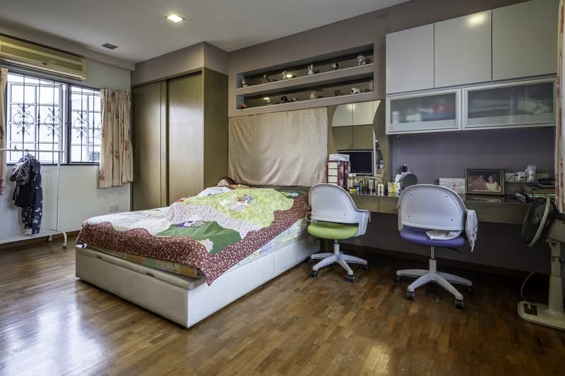 Yong Seng Estate, Jalan Senang, 5 Bedrooms, 3,500 sqft, Terraced House For Sale, by Andy Goh, 500209148 - Bedroom - PropertyGuru.com.sg
