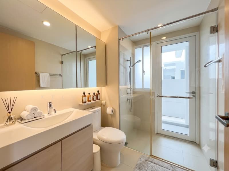 The Tampines Trilliant, 21 Tampines Central 7, 4 Bedrooms, 2,120 sqft, Executive Condominium For Sale, by Kelvin Lim 林德文, 500209150 - Bathroom - PropertyGuru.com.sg