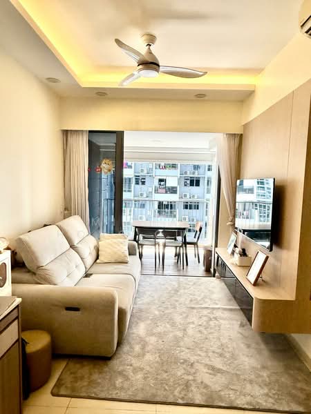 Riverbank at Fernvale, Sengkang West Way/Fernvale, 2 Bedrooms, 710 sqft, Condominium For Sale, by Michael Hong GuangYuan, 500209155 - Living Room - PropertyGuru.com.sg