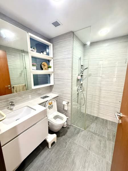 Riverbank at Fernvale, Sengkang West Way/Fernvale, 2 Bedrooms, 710 sqft, Condominium For Sale, by Michael Hong GuangYuan, 500209155 - Master Bathroom - PropertyGuru.com.sg