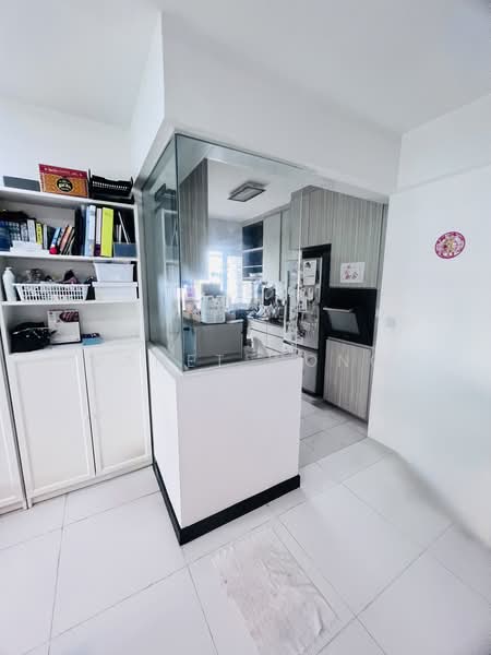 526D Costa Ris, 526D Pasir Ris Street 51, 3 Bedrooms, 1,001 sqft, HDB Flat For Sale, by Janet Wong, 500209156 - Kitchen - PropertyGuru.com.sg