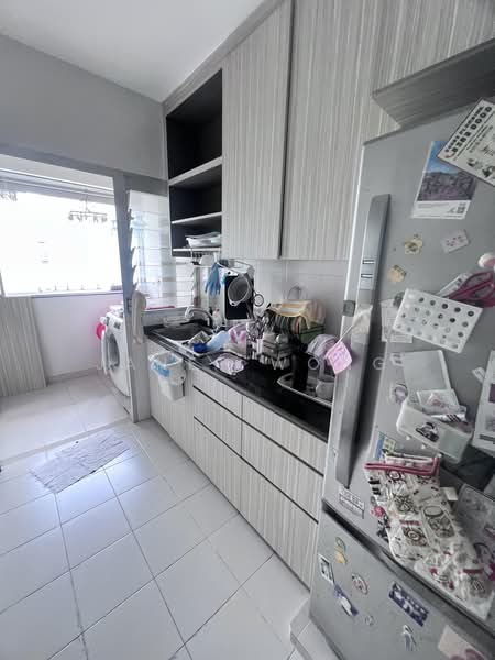 526D Costa Ris, 526D Pasir Ris Street 51, 3 Bedrooms, 1,001 sqft, HDB Flat For Sale, by Janet Wong, 500209156 - Kitchen - PropertyGuru.com.sg
