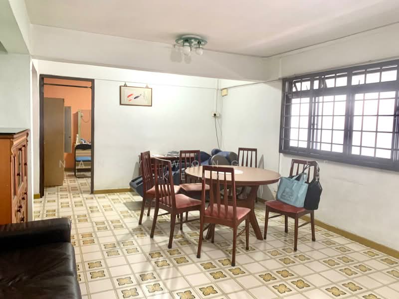 340 Clementi Avenue 5, 340 Clementi Avenue 5, 3 Bedrooms, 1,055 sqft, HDB Flat For Sale, by Nancy Wong Swee Keng, 500209176 - Living Room - PropertyGuru.com.sg