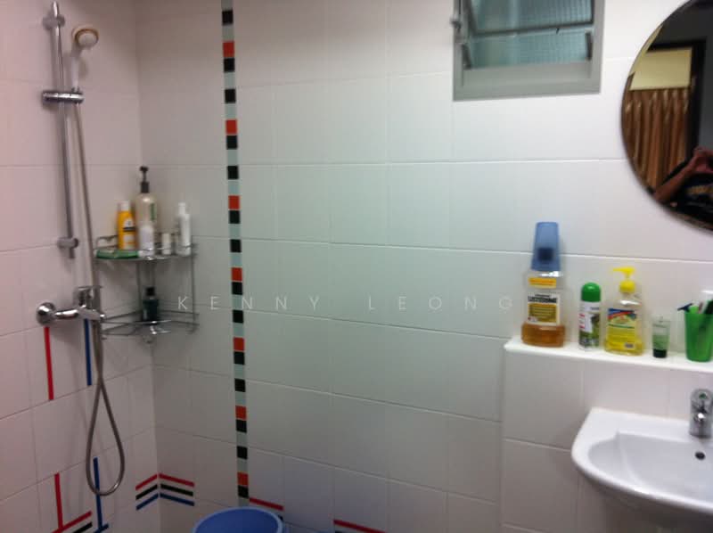 273A Punggol Place, 273A Punggol Place, 3 Bedrooms, 1,001 sqft, HDB Flat For Sale, by Kenny Leong, 500209184 - Bathroom - PropertyGuru.com.sg