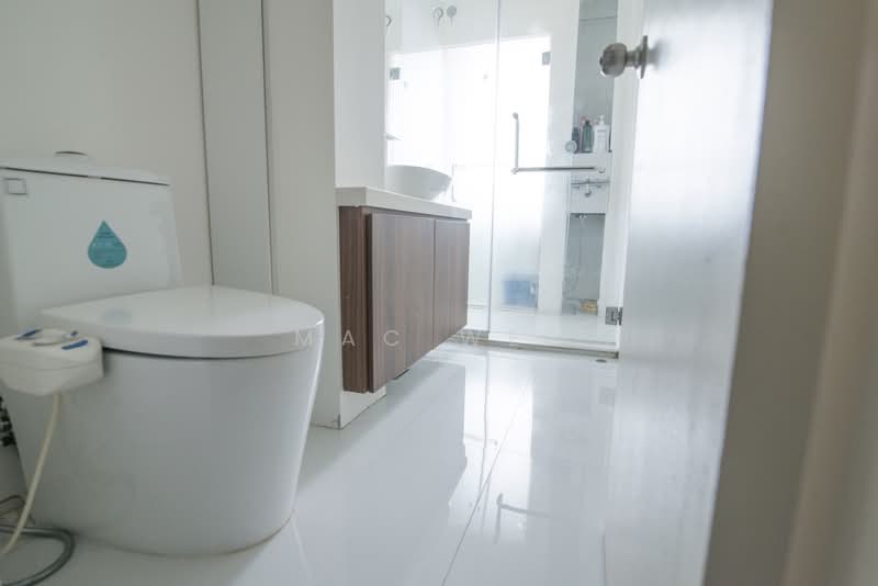 69 Lorong 4 Toa Payoh, 69 Lorong 4 Toa Payoh, 3 Bedrooms, 667 sqft, HDB Flat For Rent, by Mac Wee, 500209191 - Bathroom - PropertyGuru.com.sg