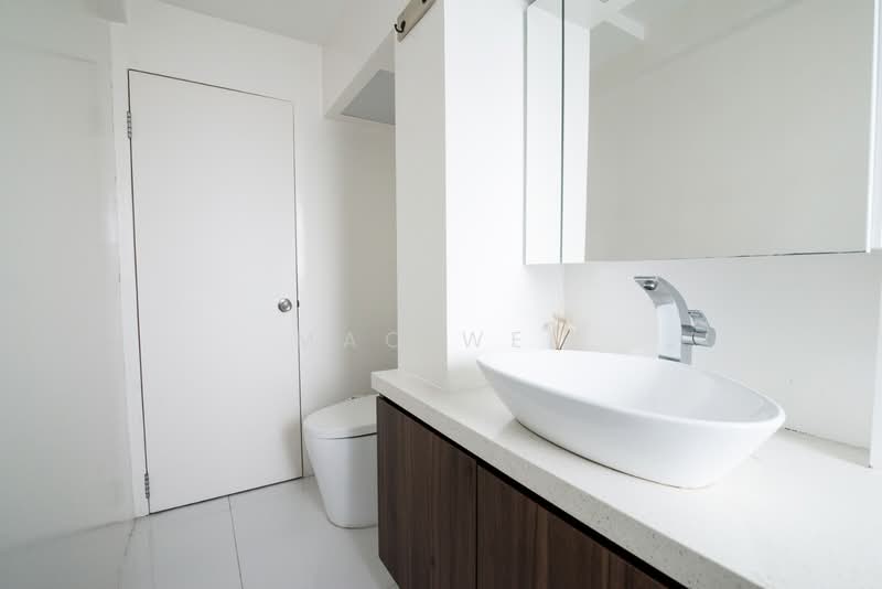 69 Lorong 4 Toa Payoh, 69 Lorong 4 Toa Payoh, 3 Bedrooms, 667 sqft, HDB Flat For Rent, by Mac Wee, 500209191 - Bathroom - PropertyGuru.com.sg