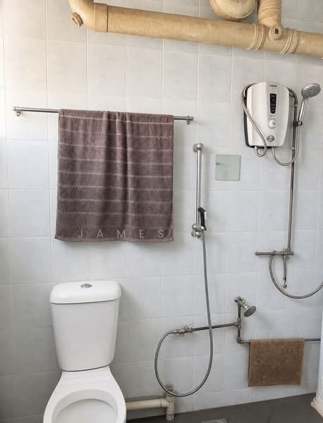 759 Pasir Ris Street 71, 759 Pasir Ris Street 71, 4 Bedrooms, 1,381 sqft, HDB Flat For Sale, by James Lee, 500209193 - Bathroom - PropertyGuru.com.sg