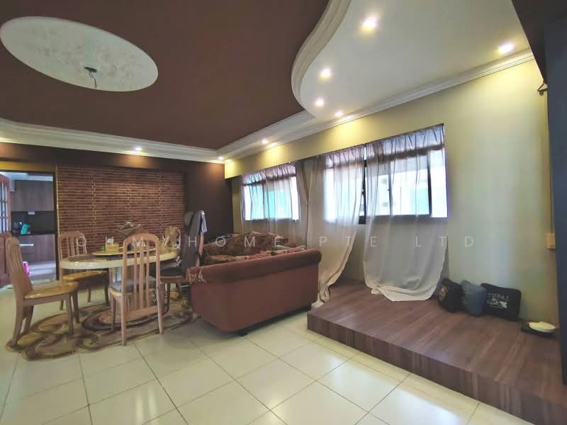 297D Choa Chu Kang Avenue 2, 297D Choa Chu Kang Avenue 2, 3 Bedrooms, 1,323 sqft, HDB Flat For Sale, by NOEL PHOON, 500209205 - Living Room - PropertyGuru.com.sg