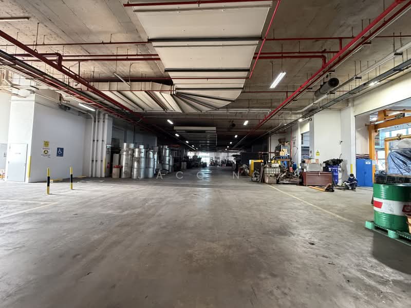 West Connect B2 Ramp-Up Factory | 2,400 Sq Ft | 40-Footer Access | Dual Shutters | High Ceiling, , 2,399 sqft, Factory / Workshop (B2) For Sale, by Jacq Ng, 500209214 - Interior - CommercialGuru.com.sg