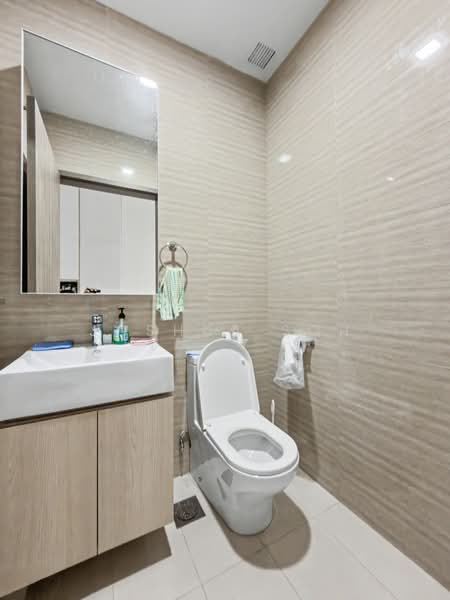 Sky Vue, 3 Bishan Street 15, 4 Bedrooms, 2,282 sqft, Condominium For Sale, by Joshua Soh, 500209219 - Powder Room - PropertyGuru.com.sg
