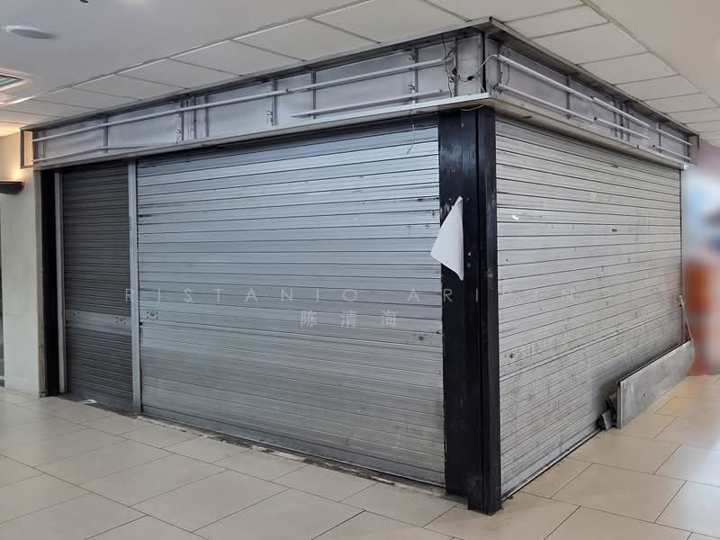 LUCKY PLAZA
