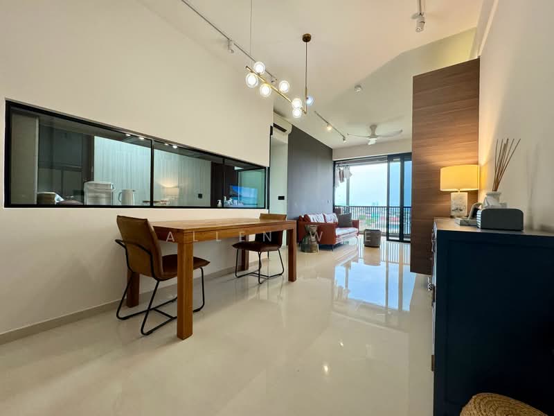 Ulu 鸟不生蛋 Bird don't lay eggs location BUT CHEAP very cheap !!!, , 4 Bedrooms, 1,033 sqft, Apartment For Sale, by Allen Wee, 500209224 - Living Room - PropertyGuru.com.sg