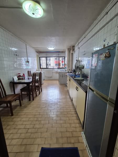 701 Yishun Avenue 5, 701 Yishun Avenue 5, 2 Bedrooms, 732 sqft, HDB Flat For Sale, by Ken Bong 黄慧锋, 500209226 - Kitchen - PropertyGuru.com.sg