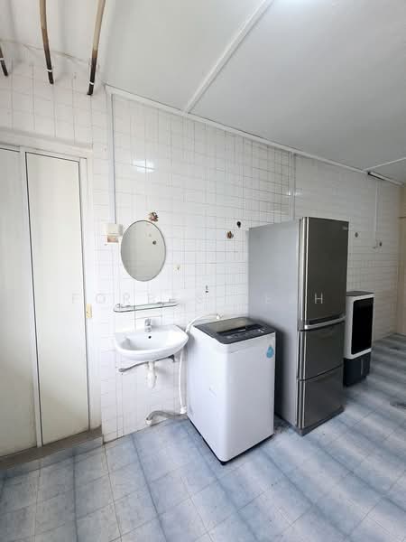 710 Clementi West Street 2, 710 Clementi West Street 2, 2 Bedrooms, 732 sqft, HDB Flat For Rent, by Forbes Seah, 500209230 - Kitchen - PropertyGuru.com.sg