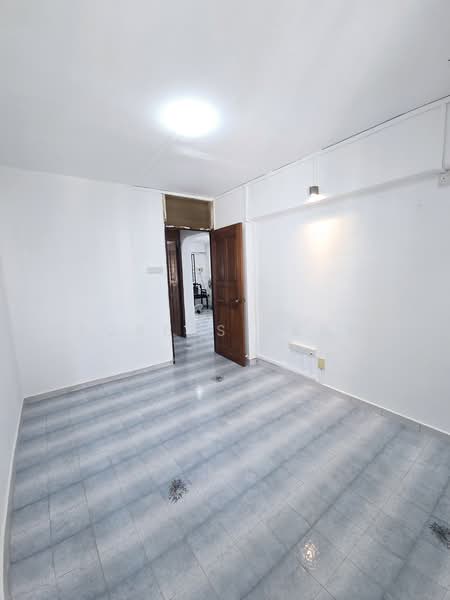 710 Clementi West Street 2, 710 Clementi West Street 2, 2 Bedrooms, 732 sqft, HDB Flat For Rent, by Forbes Seah, 500209230 - Master Bedroom - PropertyGuru.com.sg