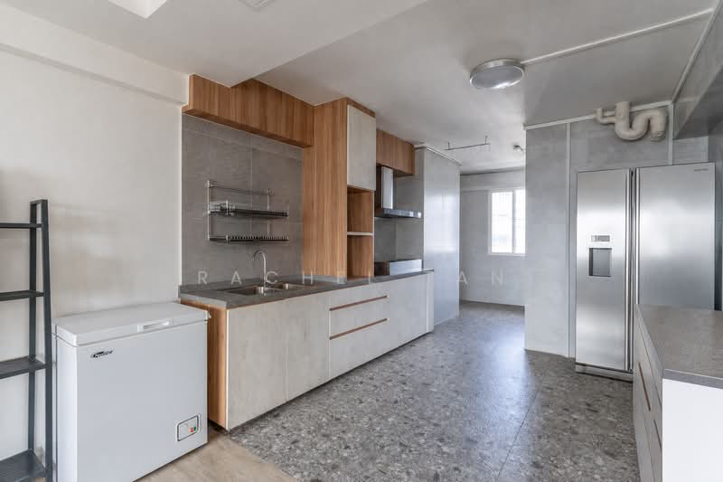 542 Hougang Avenue 8, 542 Hougang Avenue 8, 3 Bedrooms, 1,108 sqft, HDB Flat For Sale, by Rachel Tan, 500209242 - Kitchen - PropertyGuru.com.sg