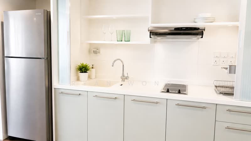 The Central, 6 Eu Tong Sen Street, 635 sqft, Office For Sale, by Ryan Wong, 500209244 - Kitchen - CommercialGuru.com.sg