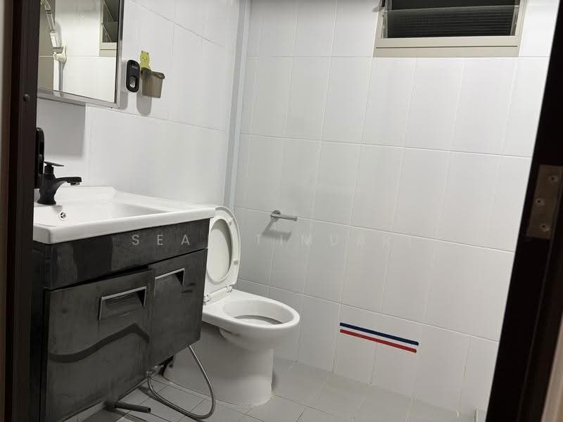 217B Compassvale Drive, 217B Compassvale Drive, Hougang / Punggol / Sengkang, 3 Bedrooms, 990 sqft, HDB Flat For Sale, by Sean Timuari, 500209247 - Bathroom - PropertyGuru.com.sg