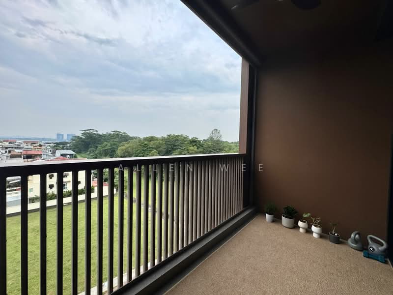 bit Ulu BUT if you like quiet, beach nature generally not mixing with people, , 4 Bedrooms, 1,033 sqft, Apartment For Sale, by Allen Wee, 500209249 - Balcony - PropertyGuru.com.sg