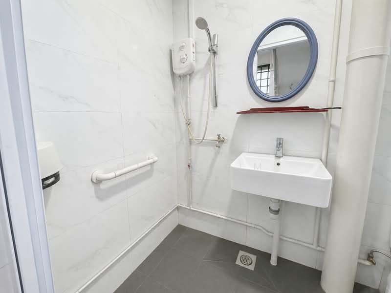 11 Toh Yi Drive, 11 Toh Yi Drive, Room Rental, 140 sqft, HDB Flat For Rent, by Cleon Lim, 500209250 - Bathroom - PropertyGuru.com.sg