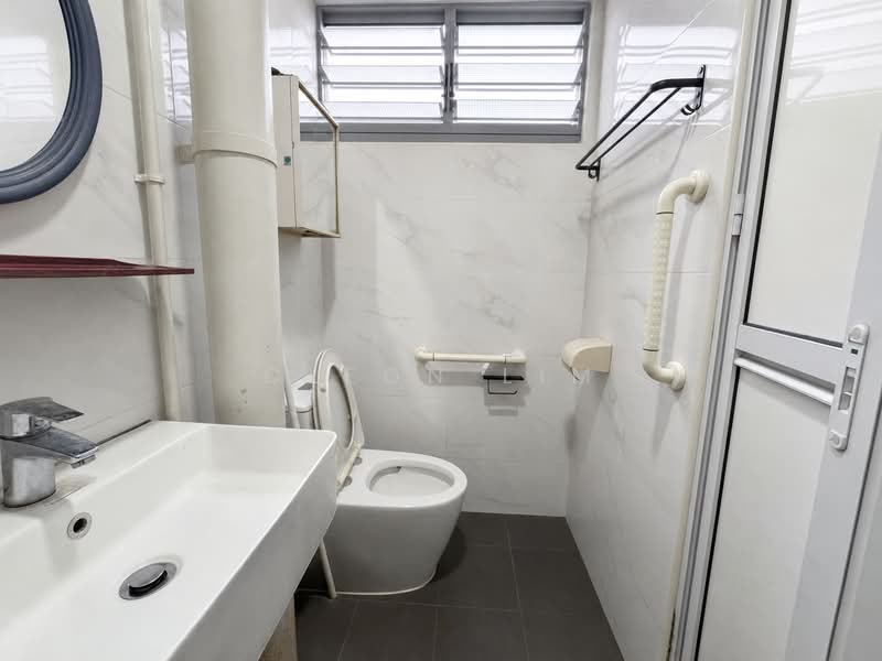 11 Toh Yi Drive, 11 Toh Yi Drive, Room Rental, 140 sqft, HDB Flat For Rent, by Cleon Lim, 500209250 - Bathroom - PropertyGuru.com.sg