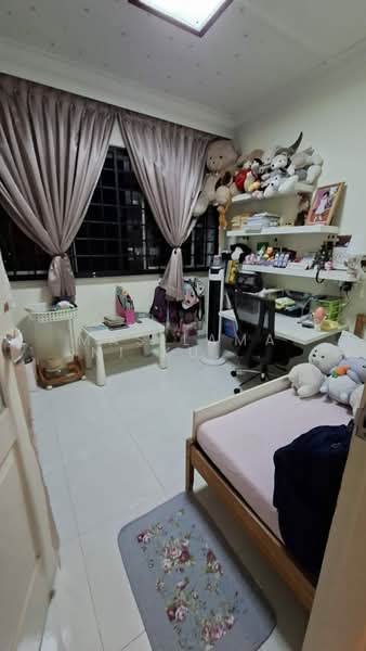 412 Choa Chu Kang Avenue 3, 412 Choa Chu Kang Avenue 3, 3 Bedrooms, 1,119 sqft, HDB Flat For Sale, by Masilamani Kumara Velu, 500209259 - Bedroom - PropertyGuru.com.sg