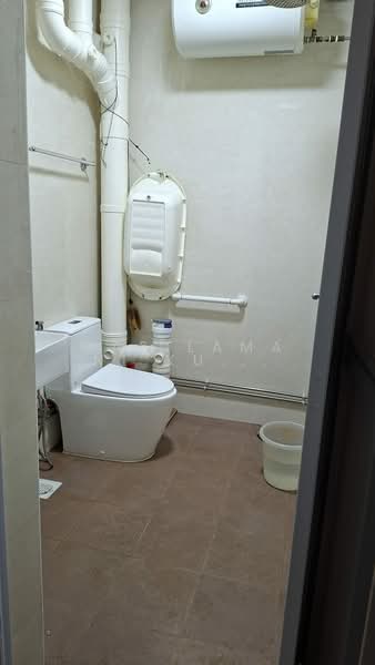412 Choa Chu Kang Avenue 3, 412 Choa Chu Kang Avenue 3, 3 Bedrooms, 1,119 sqft, HDB Flat For Sale, by Masilamani Kumara Velu, 500209259 - Bathroom - PropertyGuru.com.sg