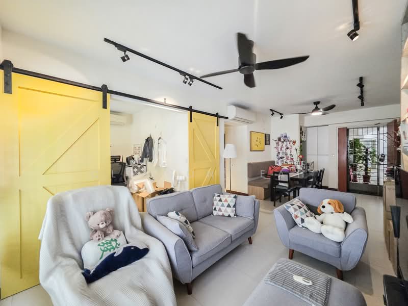 523D Tampines Central 7, 523D Tampines Central 7, 3 Bedrooms, 1,001 sqft, HDB Flat For Rent, by Clauson Seah, 500209260 - Living Room - PropertyGuru.com.sg