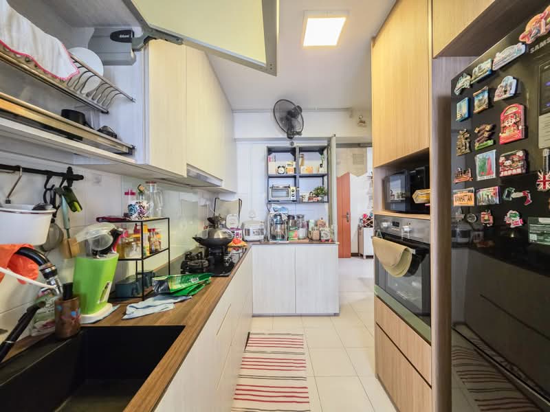 523D Tampines Central 7, 523D Tampines Central 7, 3 Bedrooms, 1,001 sqft, HDB Flat For Rent, by Clauson Seah, 500209260 - Kitchen - PropertyGuru.com.sg