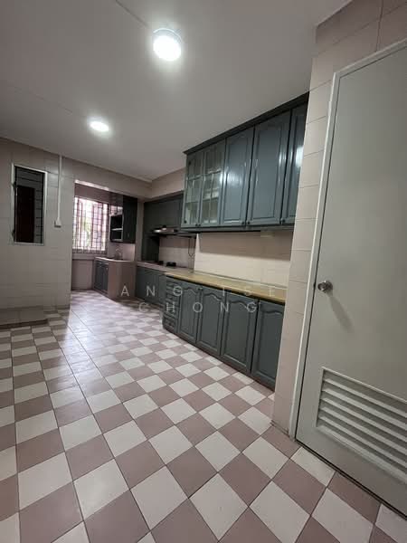 497D Tampines Street 45, 497D Tampines Street 45, 4 Bedrooms, 1,550 sqft, HDB Flat For Sale, by Ang Tse Chong, 500209271 - Kitchen - PropertyGuru.com.sg