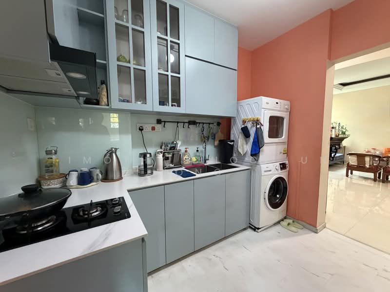 Azalea Park Condo, 8 Flora Road, 3 Bedrooms, 1,313 sqft, Condominium For Sale, by Timothy Choo Jun Hong, 500209275 - Kitchen - PropertyGuru.com.sg