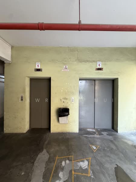 Tong Lee Building, 35 Kallang Pudding Road, 1,250 sqft, Light Industrial (B1) For Rent, by Lawrence Mui, 500209282 - Corridor - CommercialGuru.com.sg
