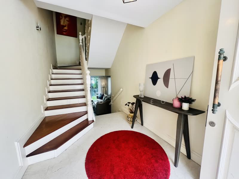 Kew Green, Kew Crescent, 4 Bedrooms, 2,882 sqft, Cluster House For Sale, by Nicole Teo, 500209283 - Entrance - PropertyGuru.com.sg