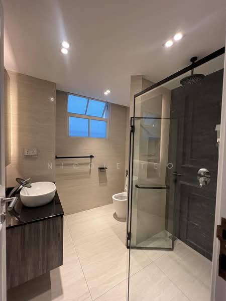 Kew Green, Kew Crescent, 4 Bedrooms, 2,882 sqft, Cluster House For Sale, by Nicole Teo, 500209283 - Bathroom - PropertyGuru.com.sg