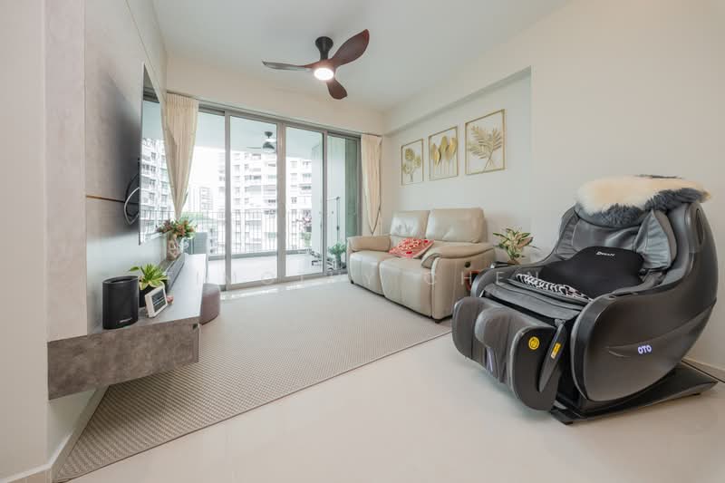 475C Upper Serangoon Crescent, 475C Upper Serangoon Crescent, 3 Bedrooms, 990 sqft, HDB Flat For Sale, by Timothy Chen, 500209295 - Living Room - PropertyGuru.com.sg
