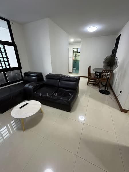 629 Senja Road, 629 Senja Road, 3 Bedrooms, 968 sqft, HDB Flat For Rent, by Lim Y X, 500209300 - Living Room - PropertyGuru.com.sg