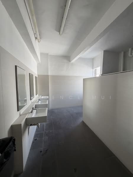 Tong Lee Building, 35 Kallang Pudding Road, 2,874 sqft, Light Industrial (B1) For Rent, by Lawrence Mui, 500209306 - Bathroom - CommercialGuru.com.sg