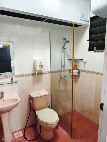 207D Compassvale Lane, 207D Compassvale Lane, 3 Bedrooms, 990 sqft, HDB Flat For Sale, by Louis Leow, 500209322 - Bathroom - PropertyGuru.com.sg