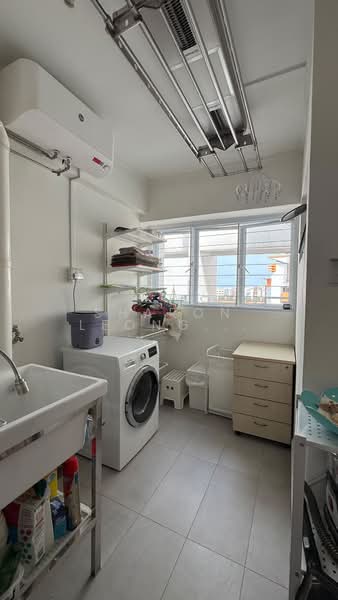 680 Jurong West Central 1, 680 Jurong West Central 1, 4 Bedrooms, 1,442 sqft, HDB Flat For Sale, by Sharon Leong Suit LAN, 500209332 - Service Balcony - PropertyGuru.com.sg