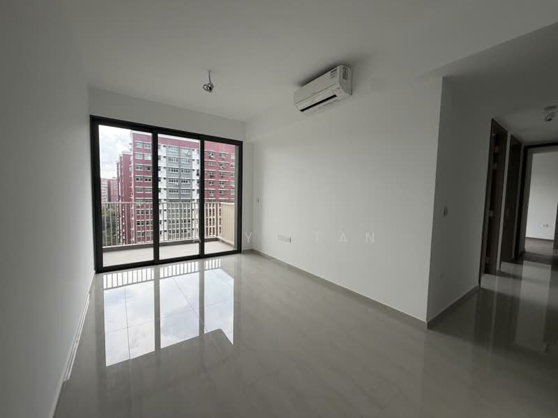 Lumina Grand, Bukit Batok West Ave. 5, Room Rental, 200 sqft, Condominium For Rent, by Daryl Tan, 500209341 - Living Room - PropertyGuru.com.sg