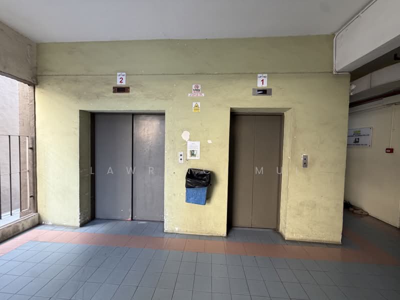 Tong Lee Building, 35 Kallang Pudding Road, 2,874 sqft, Light Industrial (B1) For Rent, by Lawrence Mui, 500209345 - Corridor - CommercialGuru.com.sg