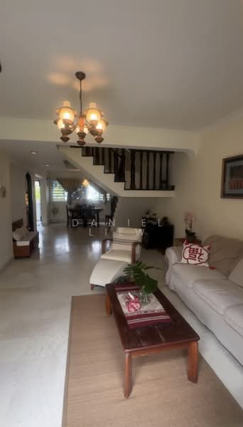 124 Tampines Street 11, 124 Tampines Street 11, 4 Bedrooms, 1,572 sqft, HDB Flat For Sale, by Daniel Liew, 500209351 - Living Room - PropertyGuru.com.sg